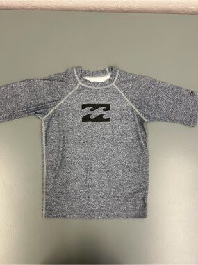 O’Neill rashguard